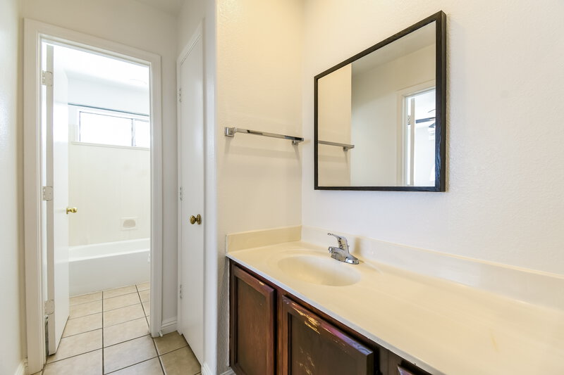 2,020/Mo, 1158 N Florence Dr Chandler, AZ 85226 Bathroom View