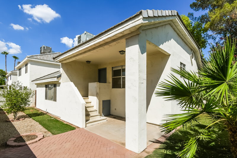 2,020/Mo, 1158 N Florence Dr Chandler, AZ 85226 Rear View