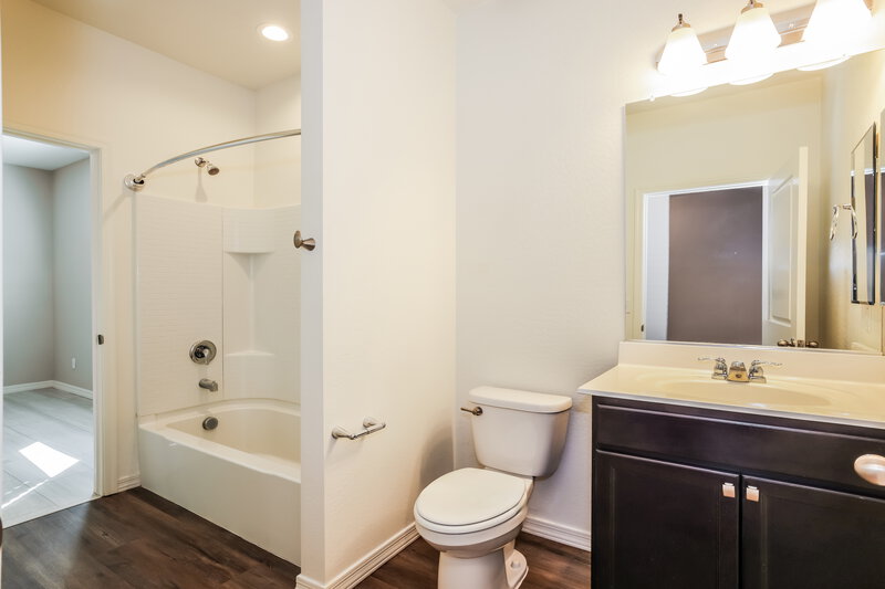 1,670/Mo, 37317 W Bello Ln Maricopa, AZ 85138 Bathroom View