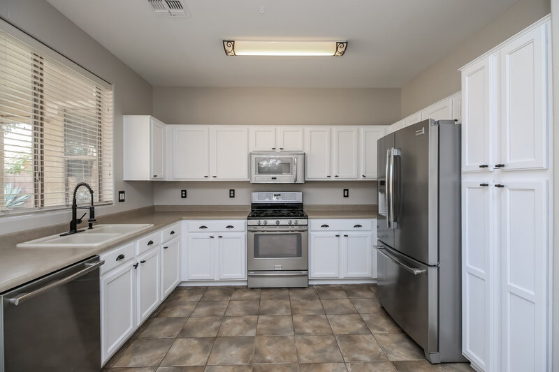 1,990/Mo, 20962 E Via Del Palo Queen Creek, AZ 85142 Kitchen View