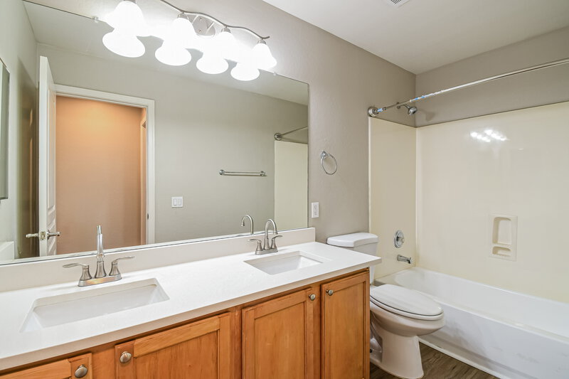 2,845/Mo, 3719 S Colt Dr Gilbert, AZ 85297 Bathroom View 2