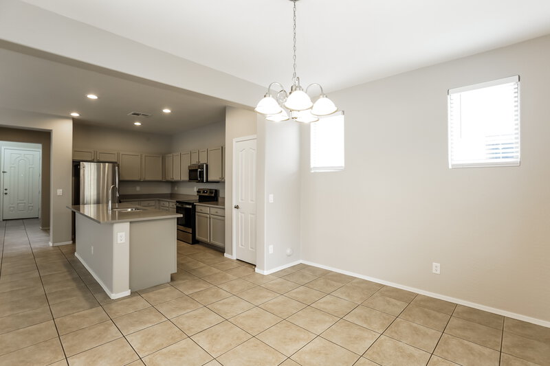 2,545/Mo, 3308 E Tyson St Gilbert, AZ 85295 Dining Room View 2