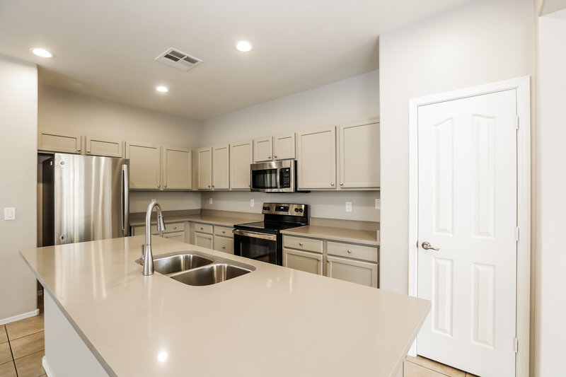 2,545/Mo, 3308 E Tyson St Gilbert, AZ 85295 Kitchen View