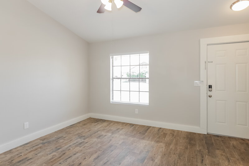 1,820/Mo, 8144 N 32nd Ave Phoenix, AZ 85051 Living Room View