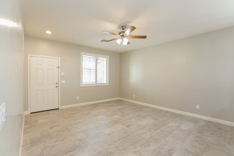 2,145/Mo, 7325 W Magnolia St Phoenix, AZ 85043 Living Room View