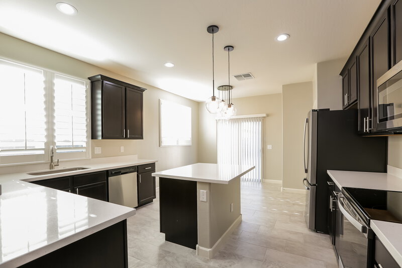 2,145/Mo, 7325 W Magnolia St Phoenix, AZ 85043 Kitchen View