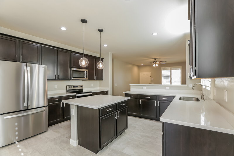 2,145/Mo, 7325 W Magnolia St Phoenix, AZ 85043 Kitchen View 2