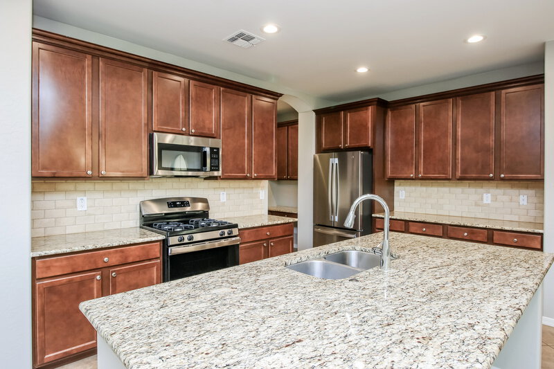 2,450/Mo, 1044 S Nancy Ln Gilbert, AZ 85296 Kitchen View 2