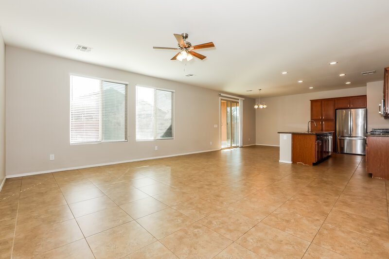 2,315/Mo, 21079 E Creekside Dr Queen Creek, AZ 85142 Living Room View 2