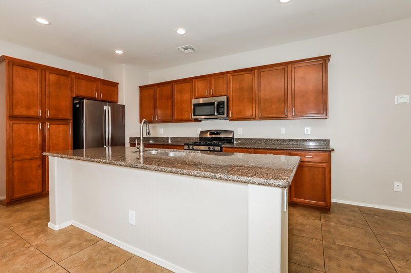 2,315/Mo, 21079 E Creekside Dr Queen Creek, AZ 85142 Kitchen View