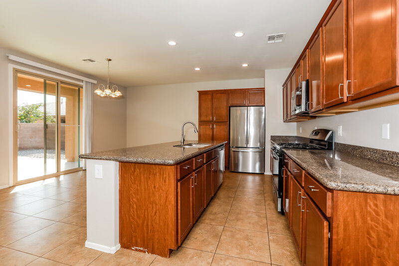 2,315/Mo, 21079 E Creekside Dr Queen Creek, AZ 85142 Kitchen View 2