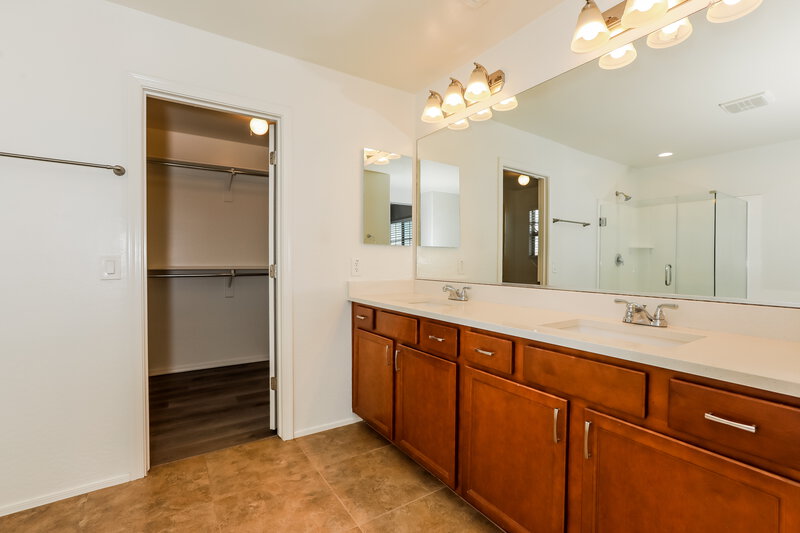 2,315/Mo, 21079 E Creekside Dr Queen Creek, AZ 85142 Main Bathroom View