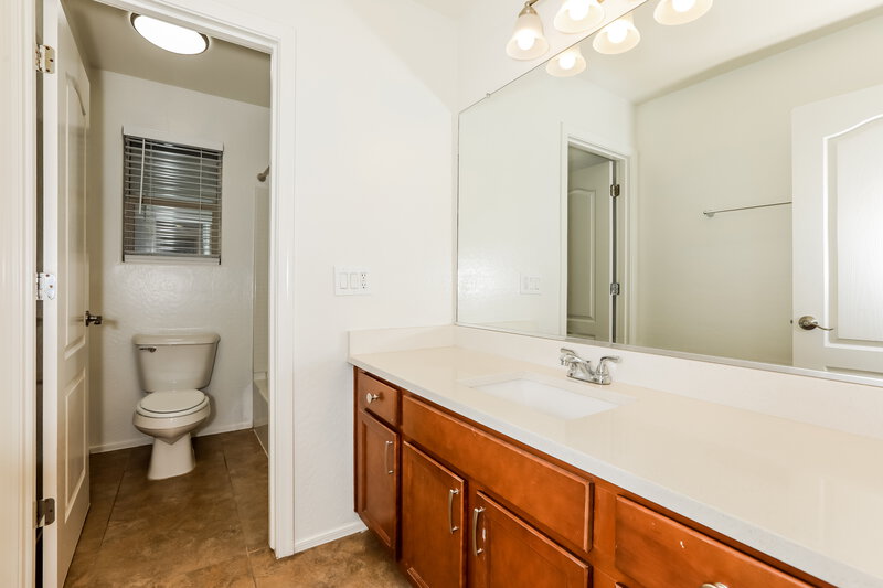 2,315/Mo, 21079 E Creekside Dr Queen Creek, AZ 85142 Bathroom View