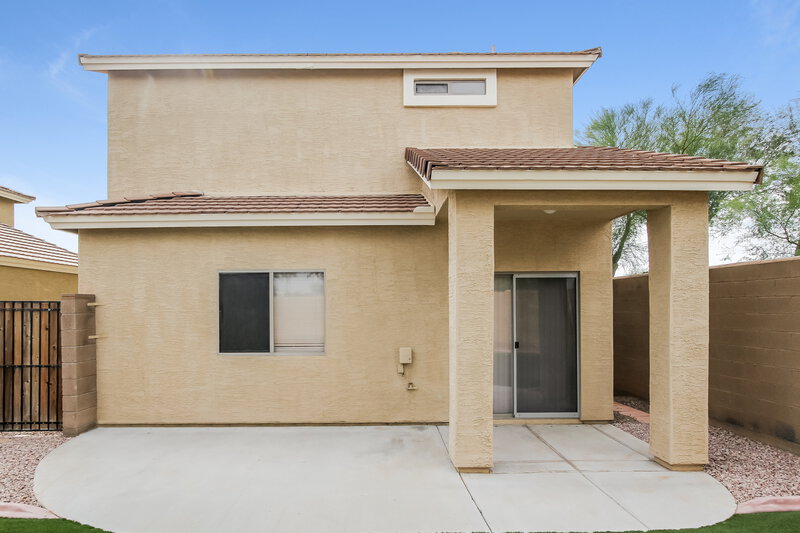 2,680/Mo, 4004 E Melinda Ln Phoenix, AZ 85050 Rear View