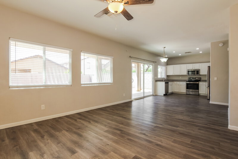 2,295/Mo, 11559 W Buchanan St Avondale, AZ 85323 Dining Room View