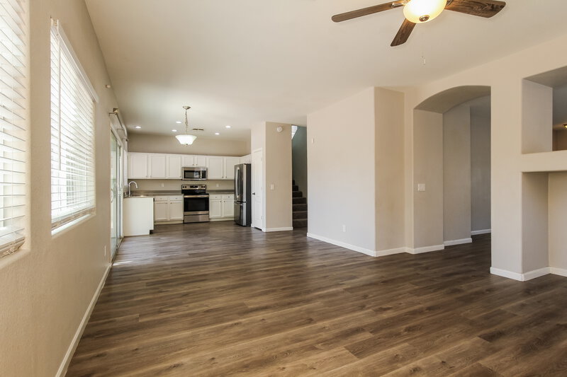2,295/Mo, 11559 W Buchanan St Avondale, AZ 85323 Dining Room View 2