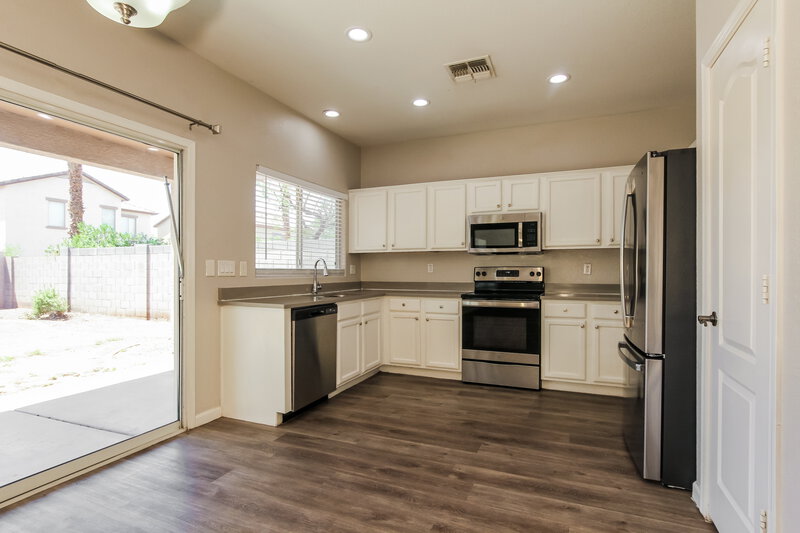 2,295/Mo, 11559 W Buchanan St Avondale, AZ 85323 Kitchen View
