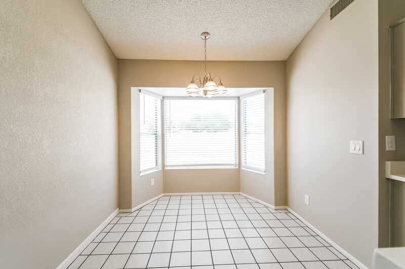 2,025/Mo, 20610 N 6th Dr Phoenix, AZ 85027 Dining Room View