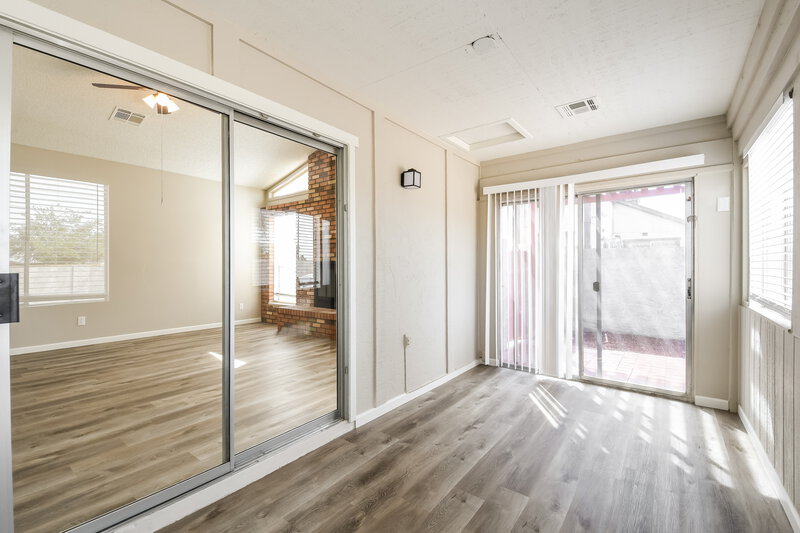 2,025/Mo, 20610 N 6th Dr Phoenix, AZ 85027 Bonus Room View