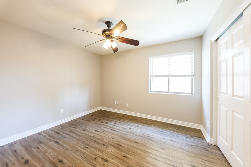 2,055/Mo, 18030 N 89th Dr Peoria, AZ 85382 Bedroom View