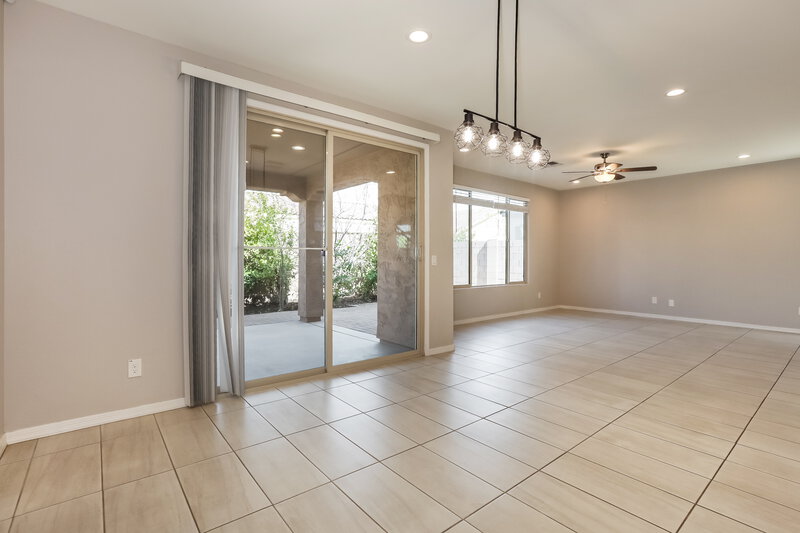 2,360/Mo, 9546 E Thornbush Ave Mesa, AZ 85212 Dining Room View