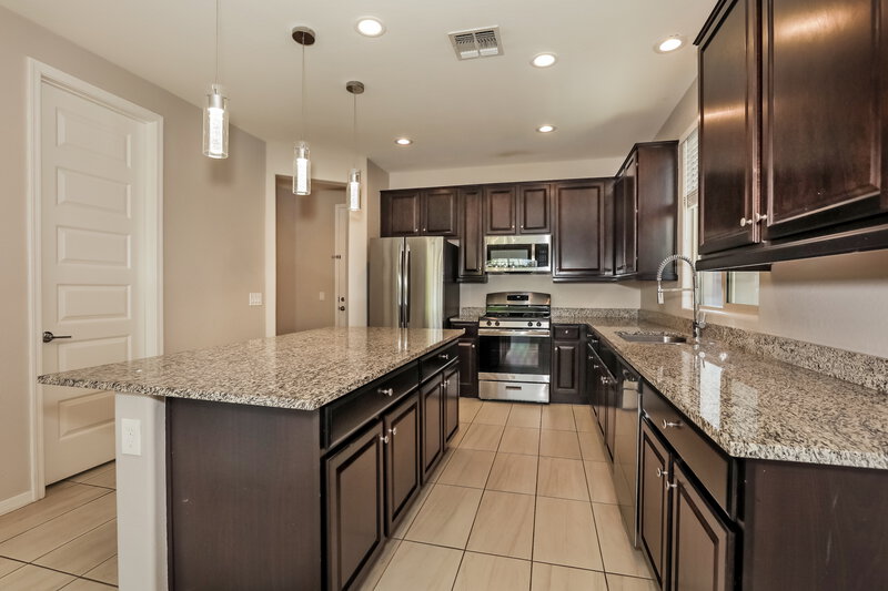 2,360/Mo, 9546 E Thornbush Ave Mesa, AZ 85212 Kitchen View