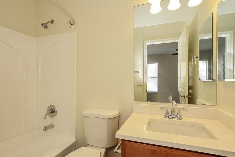 1,765/Mo, 34824 N 30th Ave Phoenix, AZ 85086 Bathroom View 2