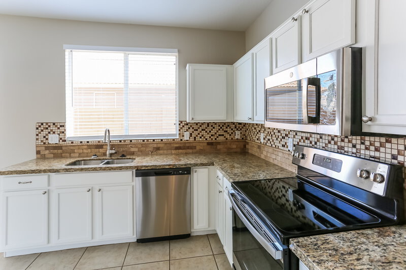 3,710/Mo, 3374 E Santa Fe Ln Gilbert, AZ 85297 Kitchen View