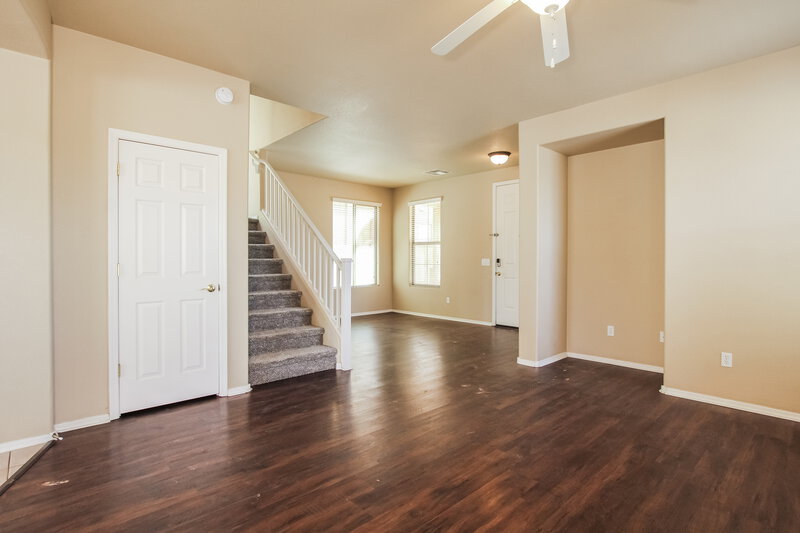 2,705/Mo, 3806 E Geronimo St Gilbert, AZ 85295 Living Room View 2