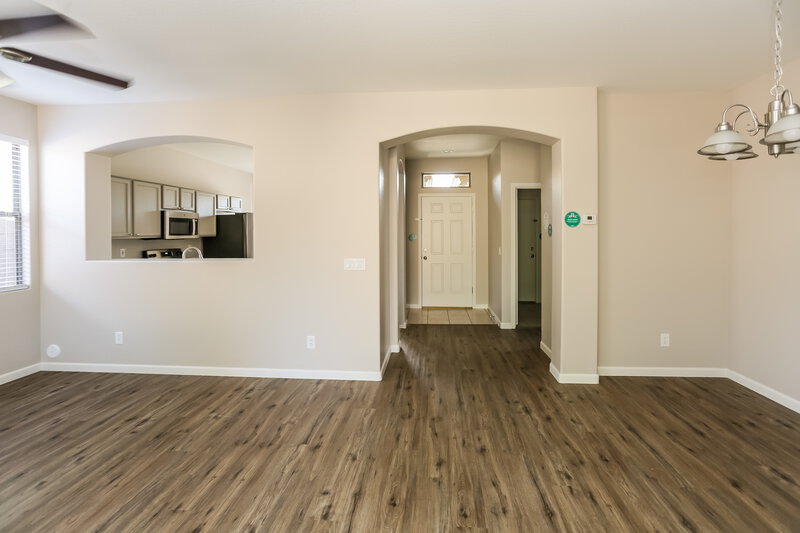 2,085/Mo, 10314 W Pioneer St Tolleson, AZ 85353 Living Room View 2