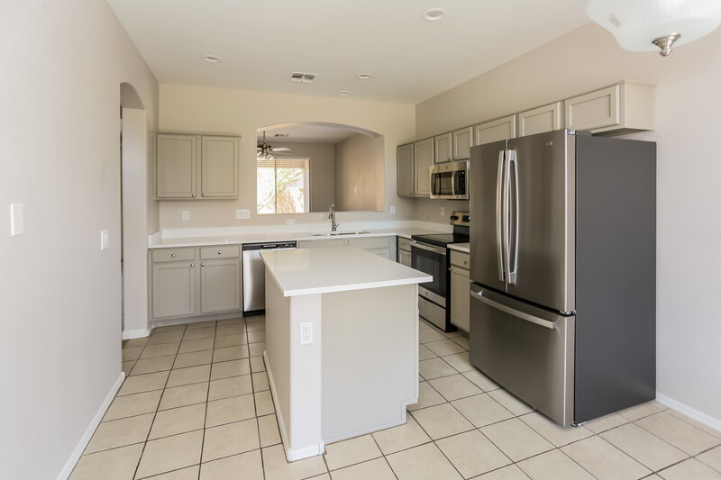 2,085/Mo, 10314 W Pioneer St Tolleson, AZ 85353 Kitchen View 2