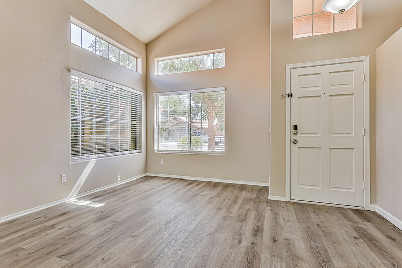 2,505/Mo, 5172 W Kesler Ln Chandler, AZ 85226 Living Room View 2