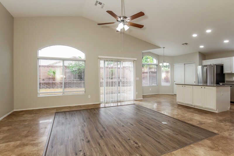 2,455/Mo, 1024 E Tonopah Dr Phoenix, AZ 85024 Living Room View