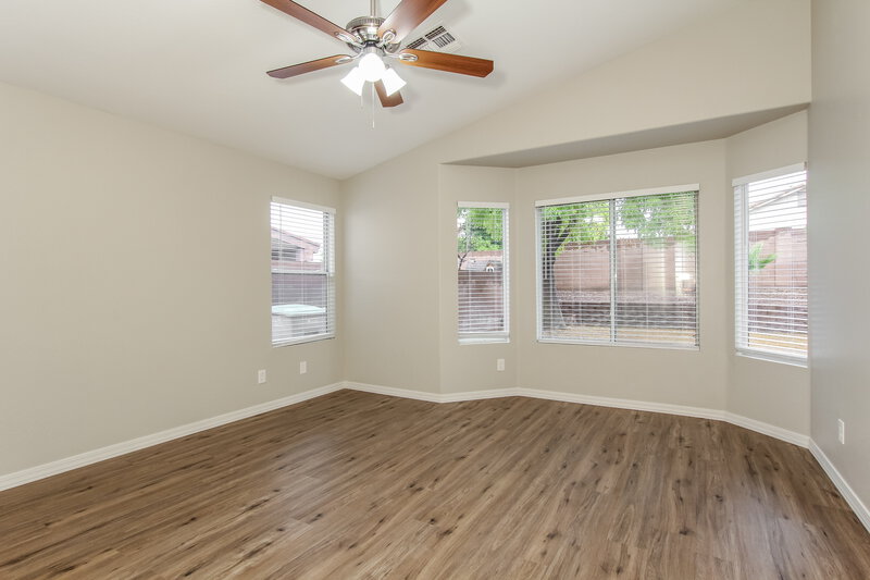 2,455/Mo, 1024 E Tonopah Dr Phoenix, AZ 85024 Main Bedroom View 2