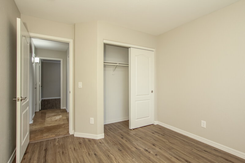 2,455/Mo, 1024 E Tonopah Dr Phoenix, AZ 85024 Bedroom View 2