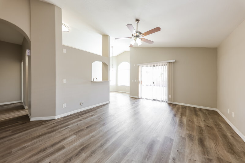 2,340/Mo, 8413 W Bluefield Ave Peoria, AZ 85382 Living Room View