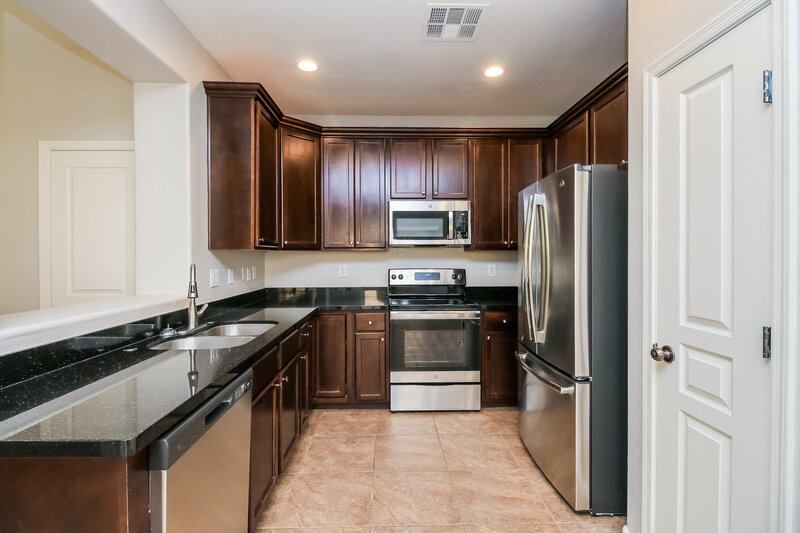 2,300/Mo, 2877 S Key Biscayne Dr Gilbert, AZ 85295 Kitchen View