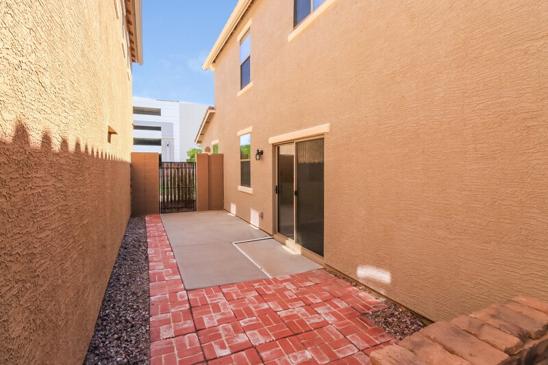 2,300/Mo, 2877 S Key Biscayne Dr Gilbert, AZ 85295 Rear View