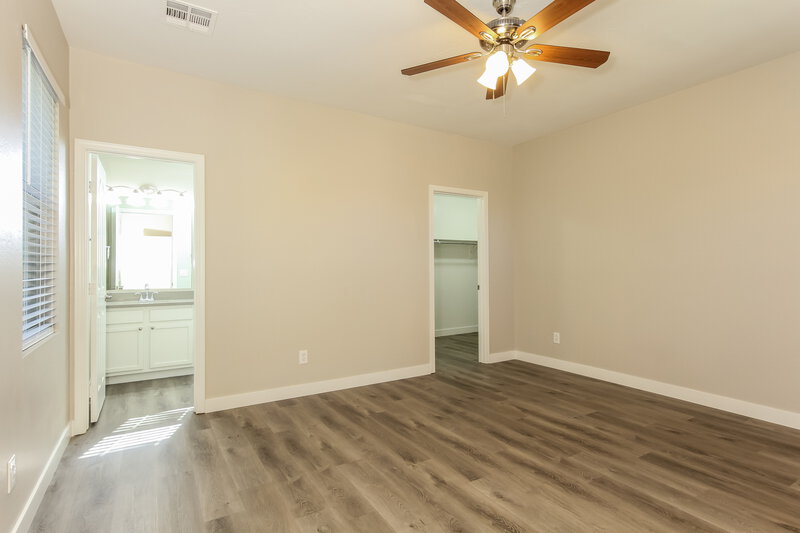 2,055/Mo, 34632 N 30th Ave Phoenix, AZ 85086 Main Bedroom View 2