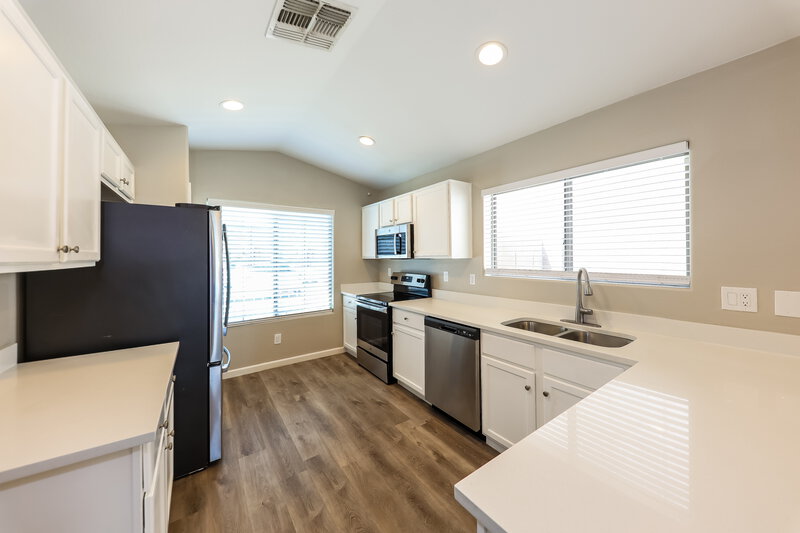 1,980/Mo, 10016 W Gross Ave Tolleson, AZ 85353 Kitchen View
