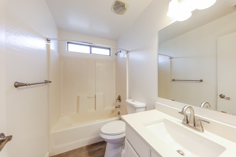 1,980/Mo, 10016 W Gross Ave Tolleson, AZ 85353 Bathroom View