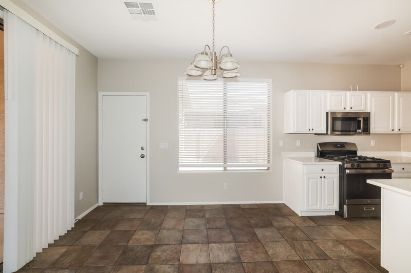 2,130/Mo, 2520 W Old Paint Trl Phoenix, AZ 85086 Dining Room View