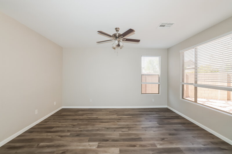 2,130/Mo, 2520 W Old Paint Trl Phoenix, AZ 85086 Family Room View 2