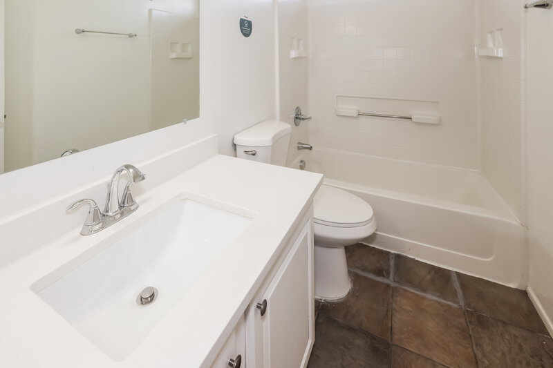 2,130/Mo, 2520 W Old Paint Trl Phoenix, AZ 85086 Bathroom View