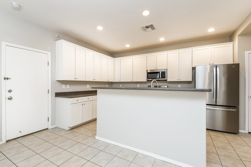 2,275/Mo, 3829 E Kent Ave Gilbert, AZ 85296 Kitchen View