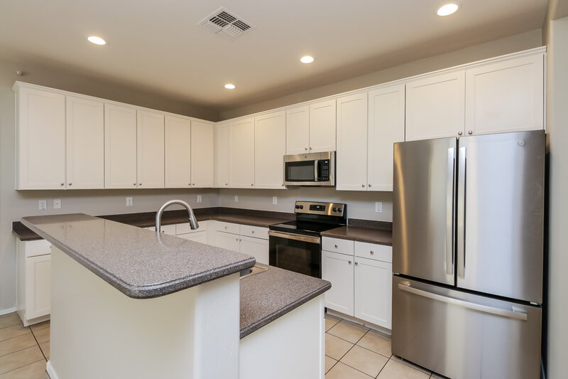 2,770/Mo, 3829 E Kent Ave Gilbert, AZ 85296 Kitchen View