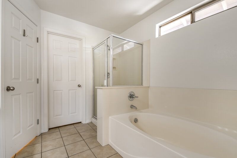2,275/Mo, 3829 E Kent Ave Gilbert, AZ 85296 Main Bathroom View 2