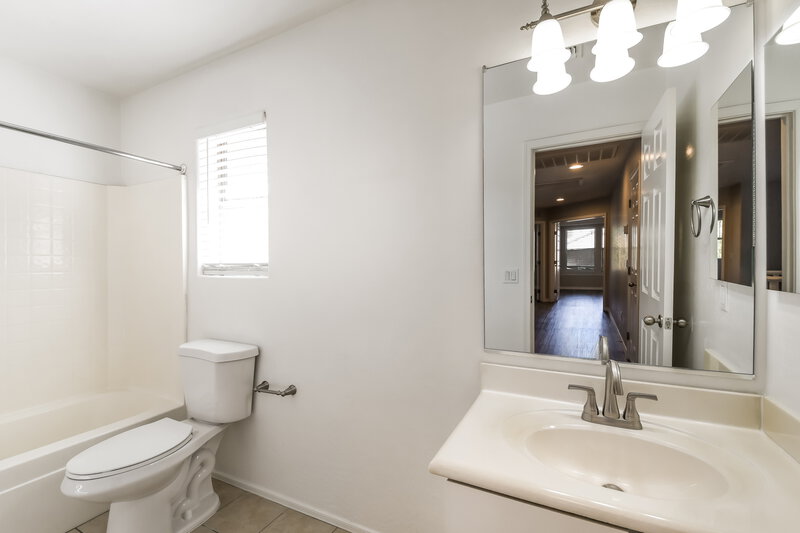 2,275/Mo, 3829 E Kent Ave Gilbert, AZ 85296 Bathroom View 2