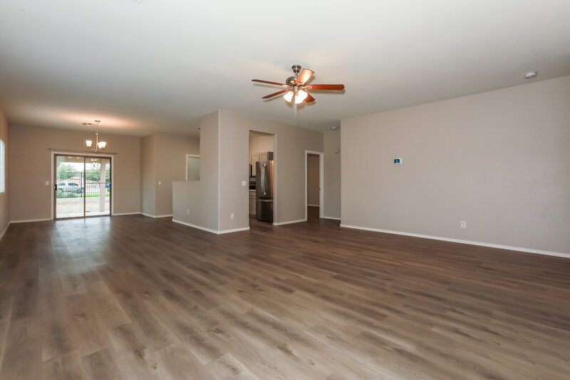 1,670/Mo, 1715 E Renegade Trl San Tan Valley, AZ 85143 Living Room View