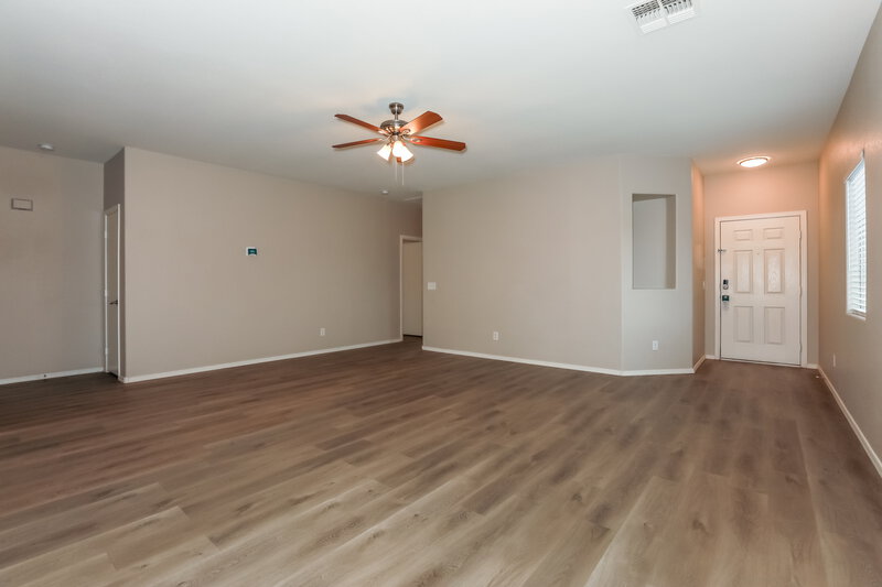 1,670/Mo, 1715 E Renegade Trl San Tan Valley, AZ 85143 Living Room View 2